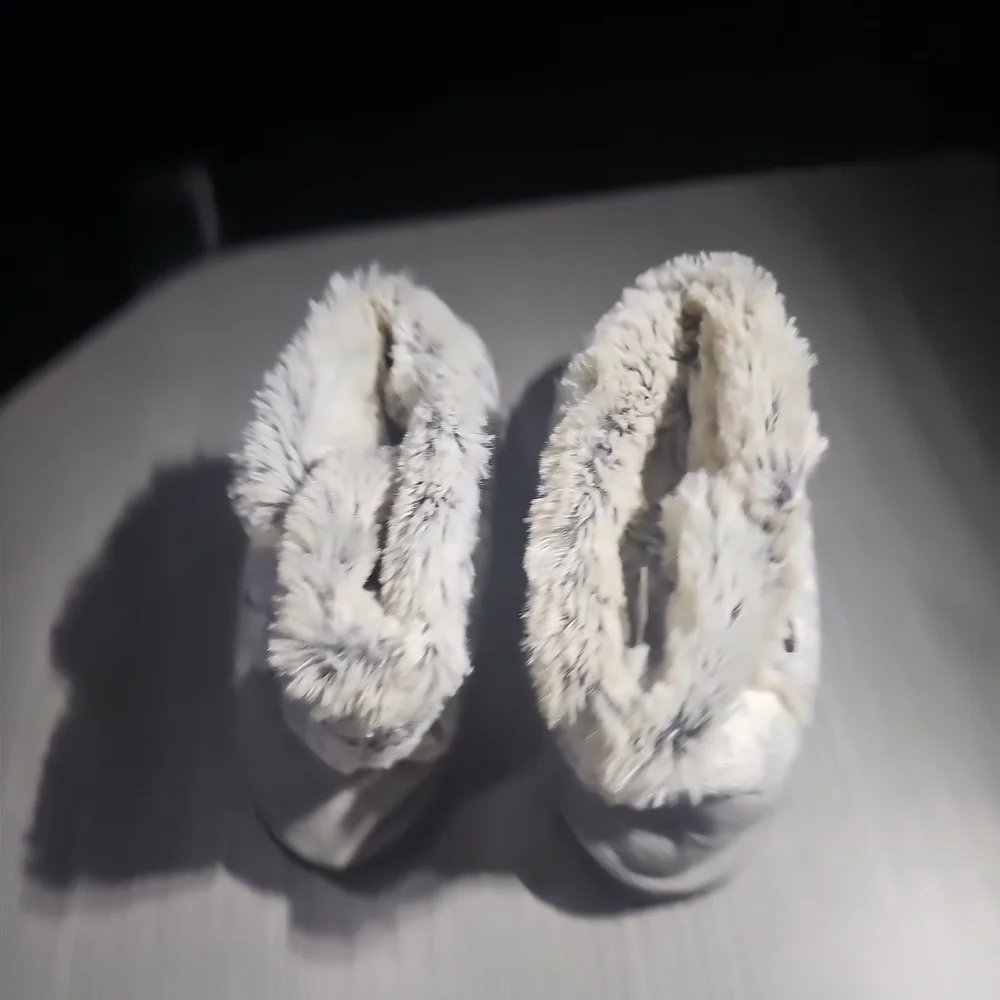 Dearfoams‎ Slippers Womens Small (5-6) Sweater Knit 2 Button Good PreOwned